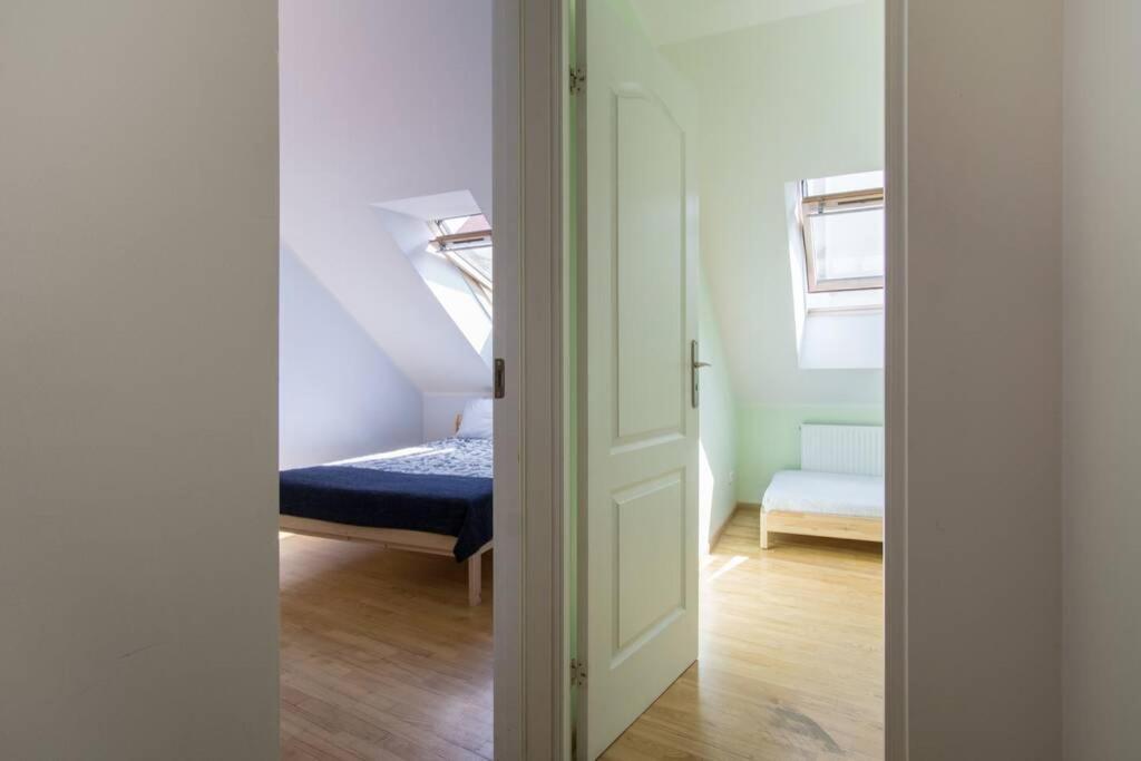 Private Sauna & 4 Bedrooms Old Town Rooftop Apartment 빌뉴스 외부 사진