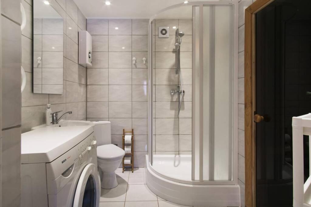 Private Sauna & 4 Bedrooms Old Town Rooftop Apartment 빌뉴스 외부 사진
