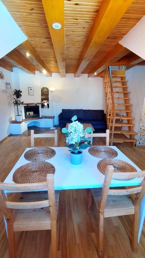 Private Sauna & 4 Bedrooms Old Town Rooftop Apartment 빌뉴스 외부 사진