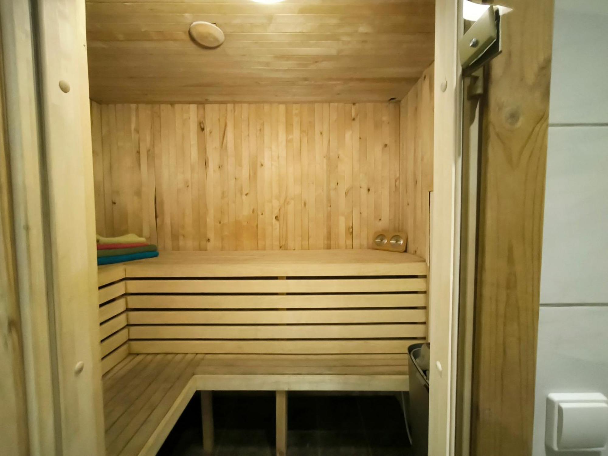 Private Sauna & 4 Bedrooms Old Town Rooftop Apartment 빌뉴스 외부 사진